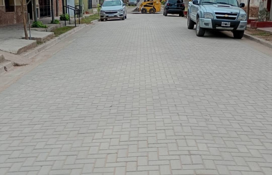 ADOQUINADO EN BARRIO VILLA MOYANO