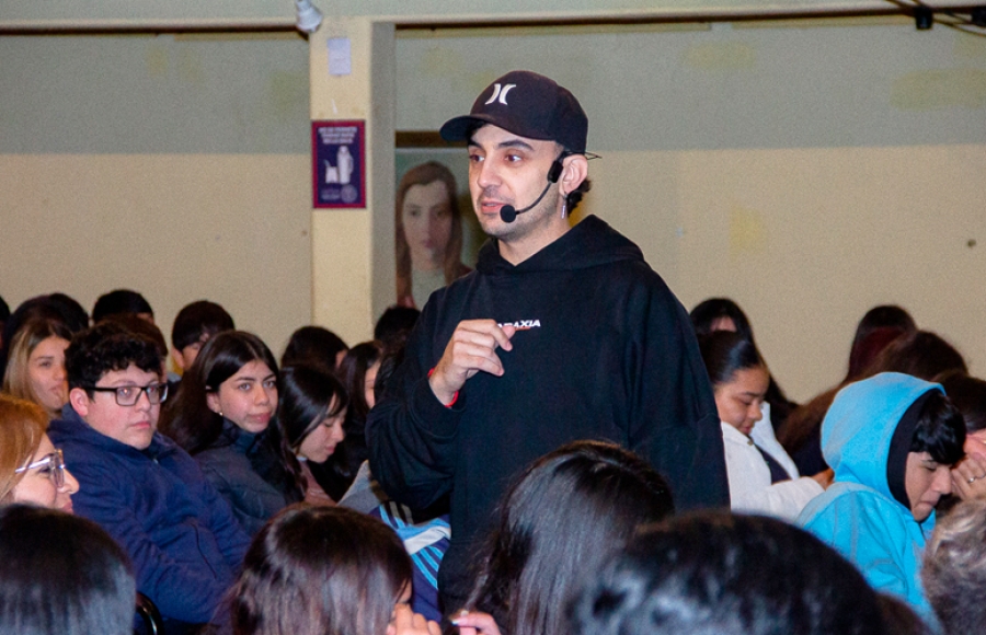 COMPROMISO CON NUESTROS JÓVENES: SE REALIZÓ LA CHARLA DE CONCIENTIZACIÓN EN DEÁN FUNES