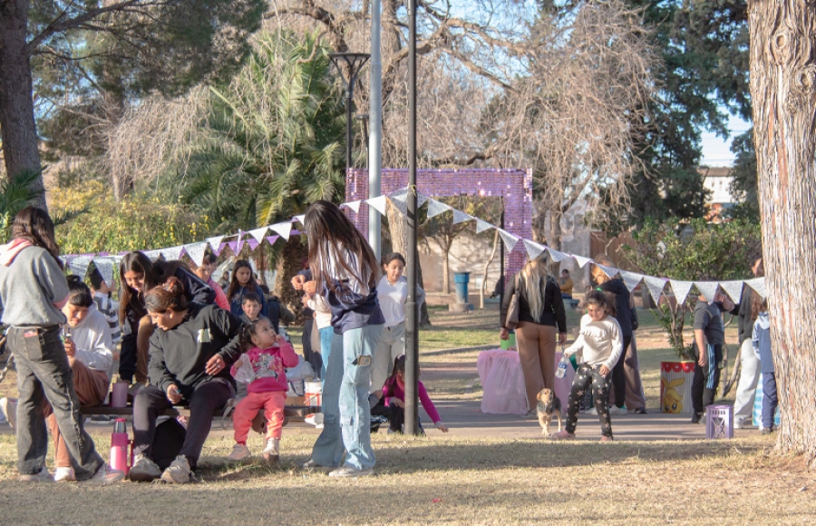 KERMÉS SOLIDARIA EN LA PLAZA SAN MARTÍN
