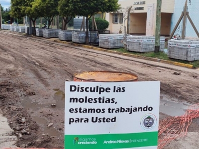ADOQUINADO EN CALLE MONSEÑOR PABLO CABRERA DEL BARRIO JOSÉ HERNÁNDEZ.