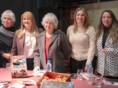 UNA NOCHE LLENA DE EMOCIONES Y MEMORIA COLECTIVA