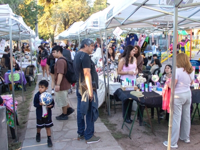 LA 4° FERIA REGIONAL DE ARTESANOS Y EMPRENDEDORES CONTINUÓ EN EL PASEO DN. JULIO QUINTEROS