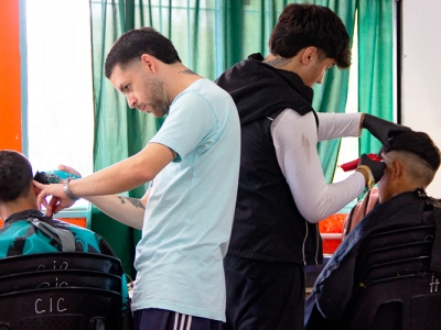 JORNADA SOLIDARIA: UN CORTE, UNA SONRISA